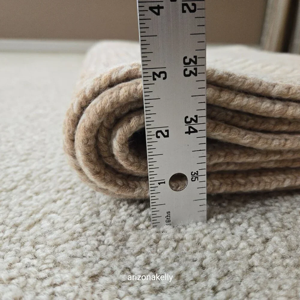 NWOT Banana Republic Merino Popcorn Stitch Scarf in Taupe CHUNKY!